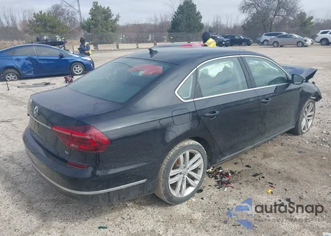 2018 Volkswagen Passat 2.0T Se z USA, uszkodzony, nr VIN 1VWBA7A37JC003529